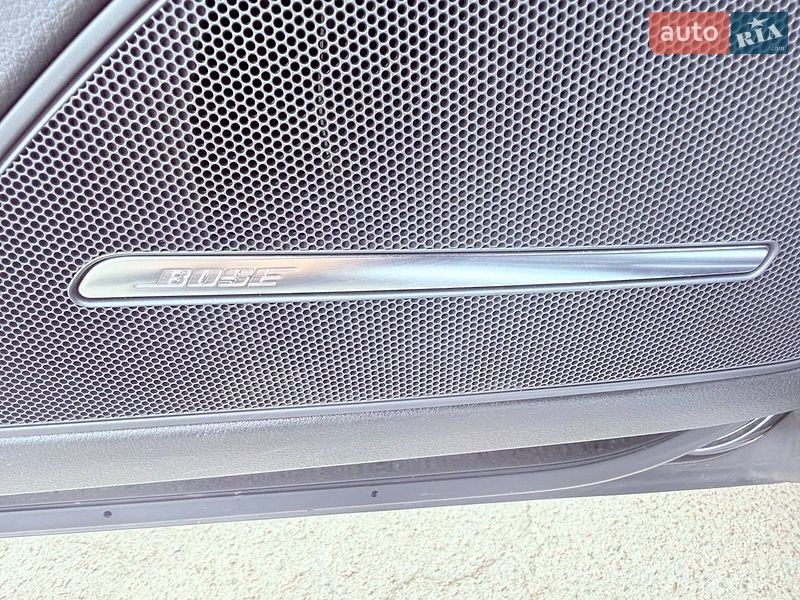 Седан Audi A8 2013 в Ровно