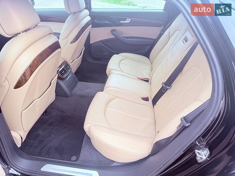 Седан Audi A8 2013 в Рівному