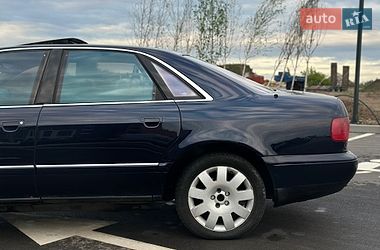 Седан Audi A8 2001 в Ровно