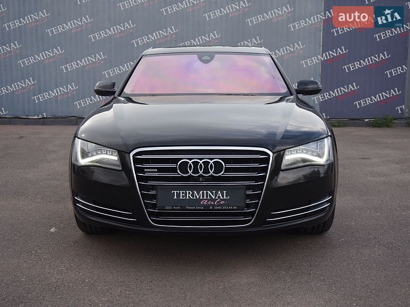 Седан Audi A8 2012 в Одесі