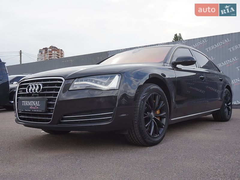 Седан Audi A8 2012 в Одесі