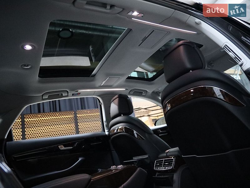 Седан Audi A8 2018 в Луцке