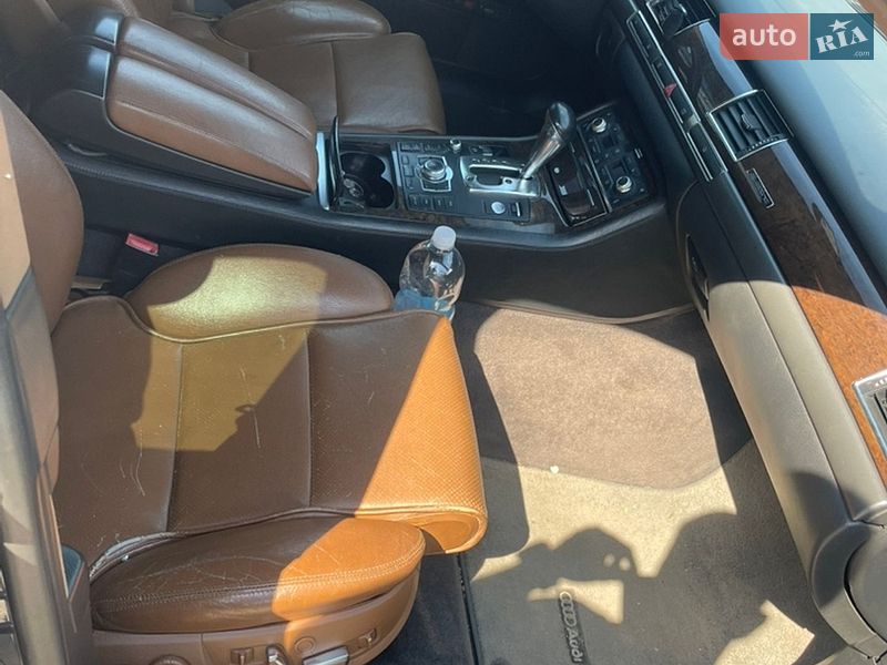 Седан Audi A8 2004 в Днепре