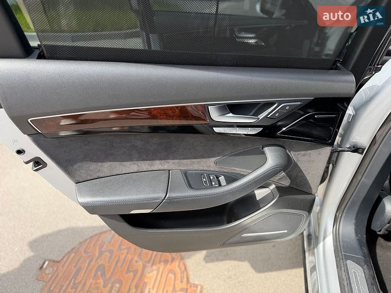 Седан Audi A8 2011 в Виннице