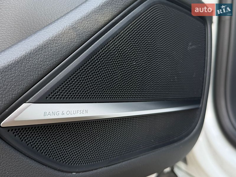Седан Audi A8 2019 в Киеве