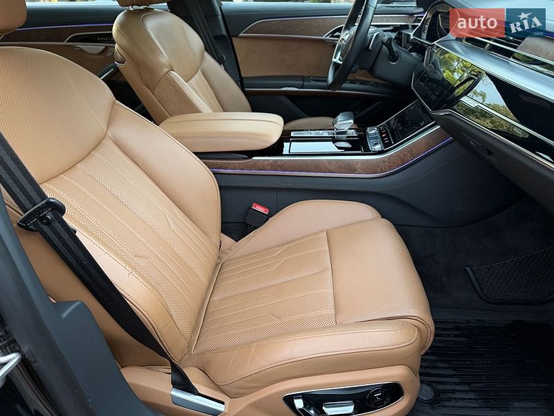 Седан Audi A8 2021 в Хмельницком