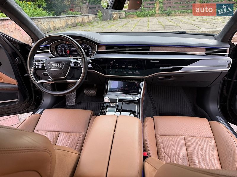 Седан Audi A8 2021 в Хмельницком