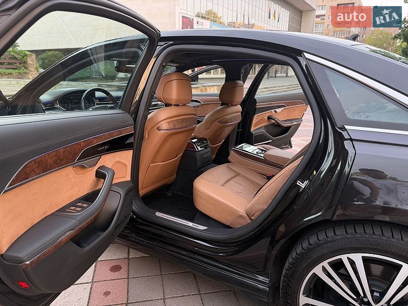 Седан Audi A8 2021 в Хмельницком