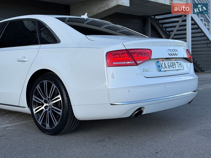 Седан Audi A8 2012 в Києві