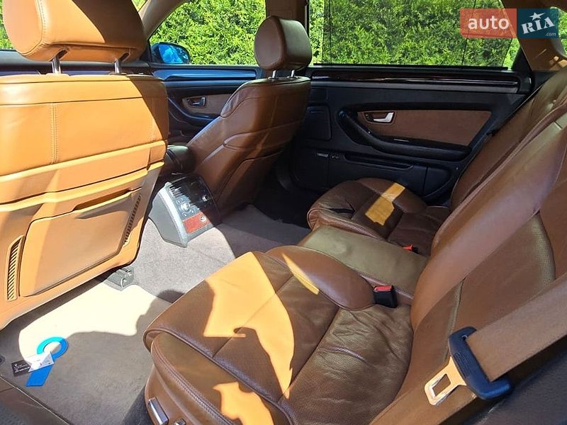 Седан Audi A8 2004 в Виннице