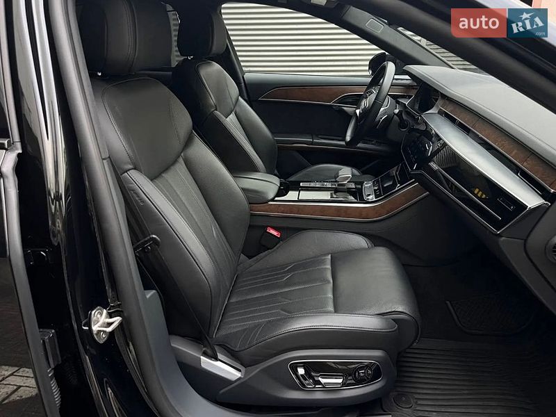 Седан Audi A8 2021 в Киеве