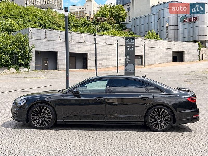 Седан Audi A8 2021 в Києві