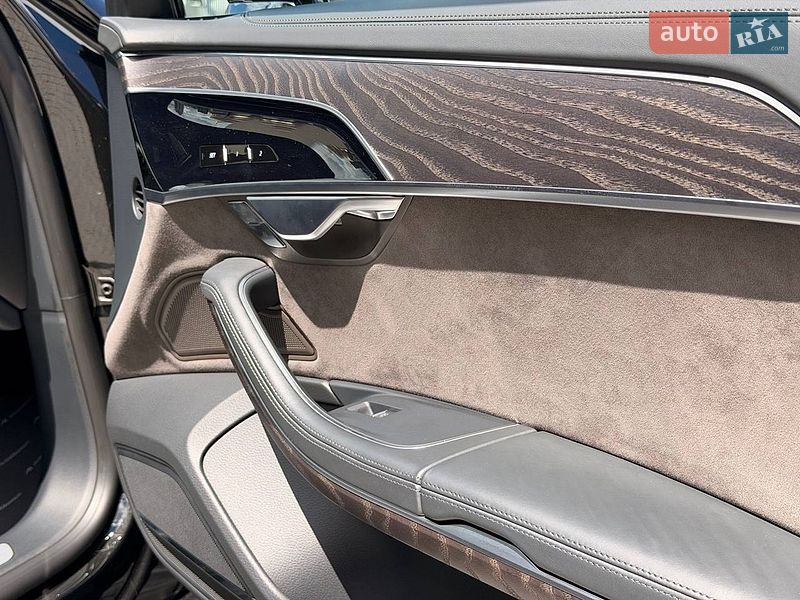 Седан Audi A8 2021 в Києві