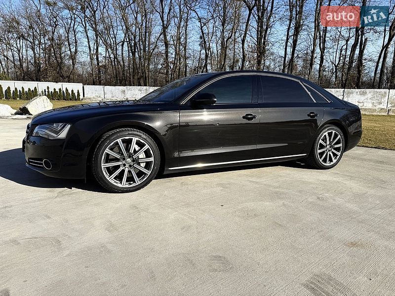 Седан Audi A8 2013 в Луцьку