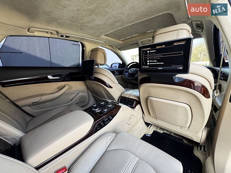 Седан Audi A8 2013 в Луцьку
