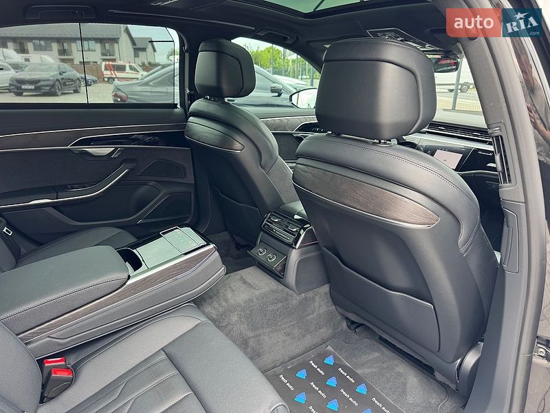 Седан Audi A8 2024 в Рівному