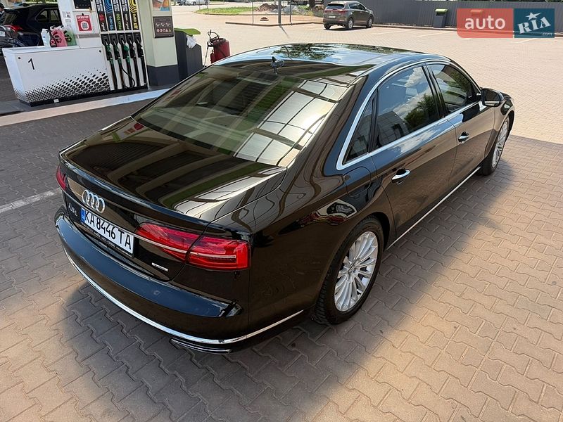 Седан Audi A8 2015 в Кривому Розі