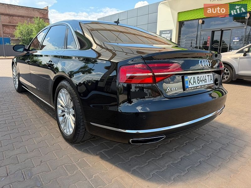 Седан Audi A8 2015 в Кривому Розі