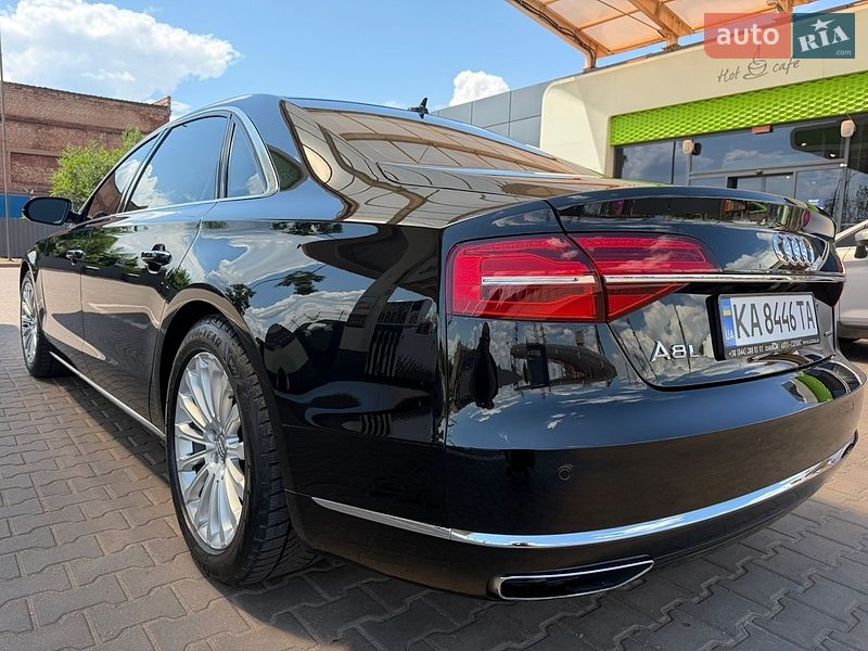 Седан Audi A8 2015 в Кривому Розі