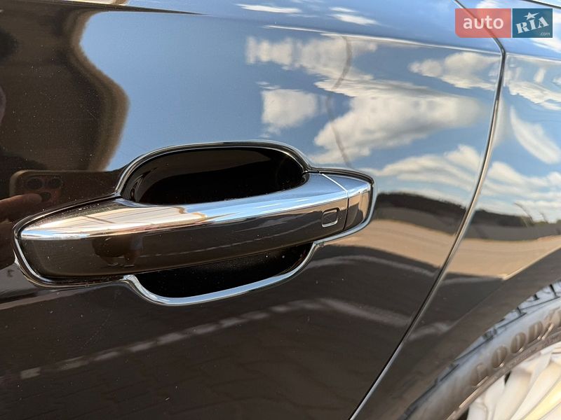 Седан Audi A8 2015 в Кривому Розі