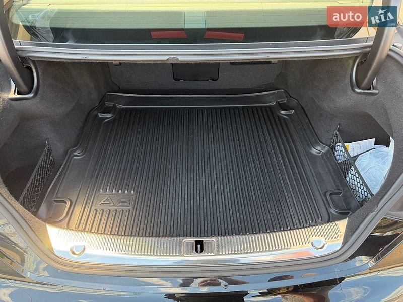 Седан Audi A8 2015 в Кривому Розі