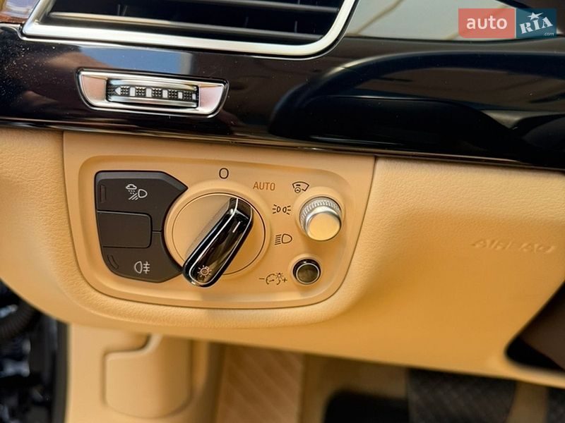 Седан Audi A8 2015 в Кривому Розі