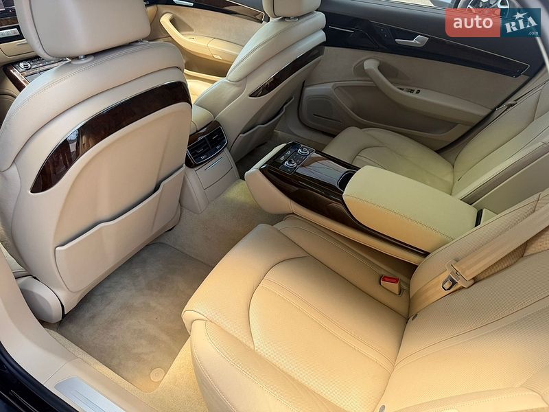Седан Audi A8 2015 в Кривому Розі