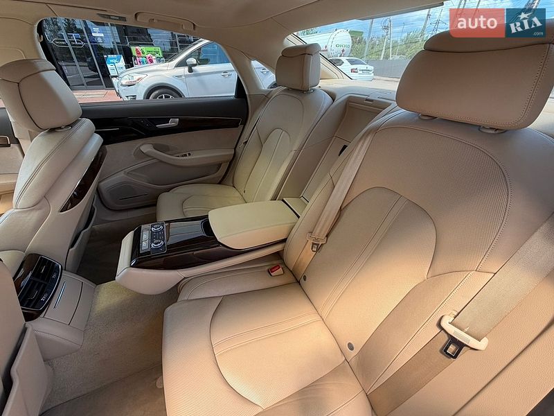 Седан Audi A8 2015 в Кривому Розі