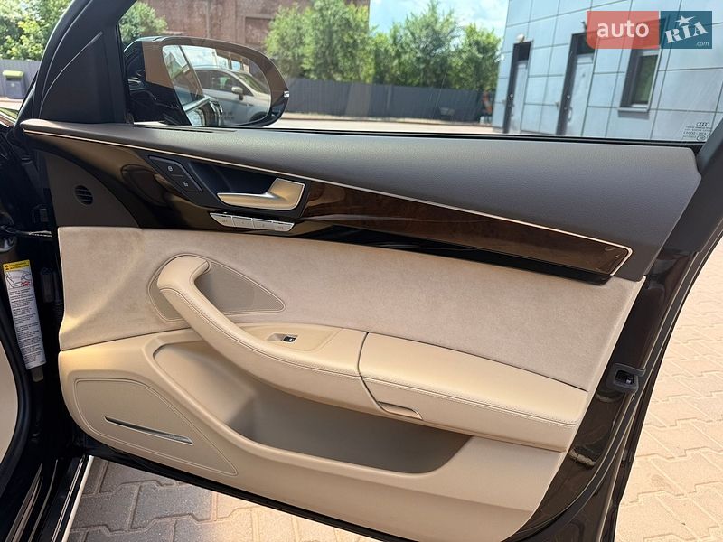 Седан Audi A8 2015 в Кривому Розі
