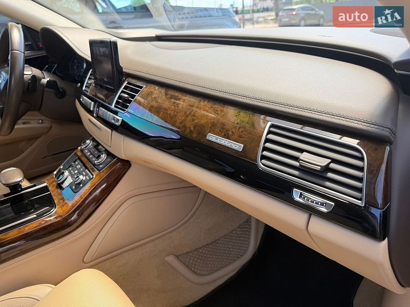 Седан Audi A8 2015 в Кривому Розі