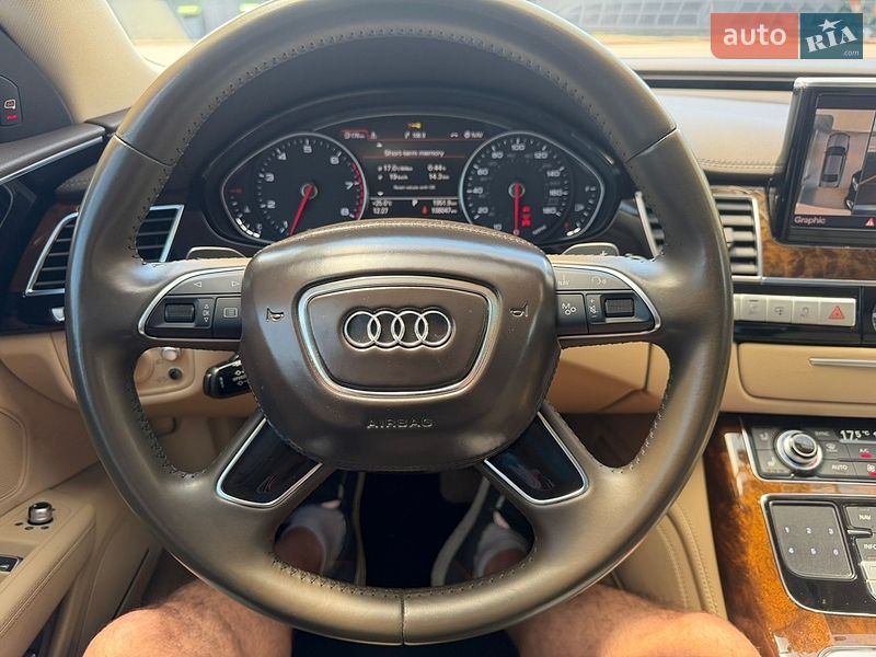 Седан Audi A8 2015 в Кривому Розі