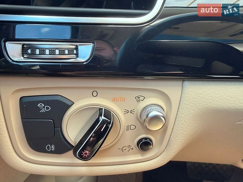 Седан Audi A8 2015 в Кривому Розі