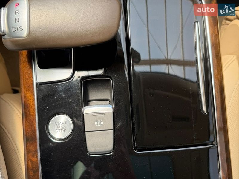 Седан Audi A8 2015 в Кривому Розі