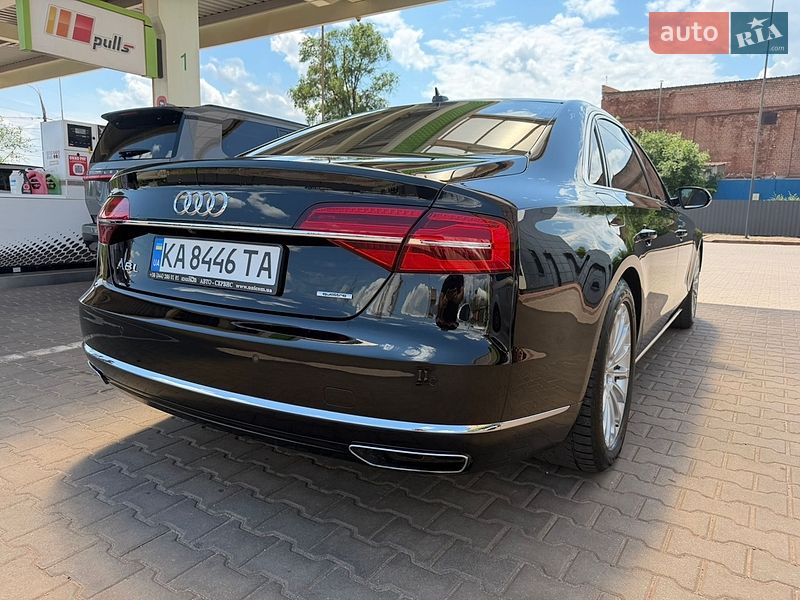 Седан Audi A8 2015 в Кривому Розі