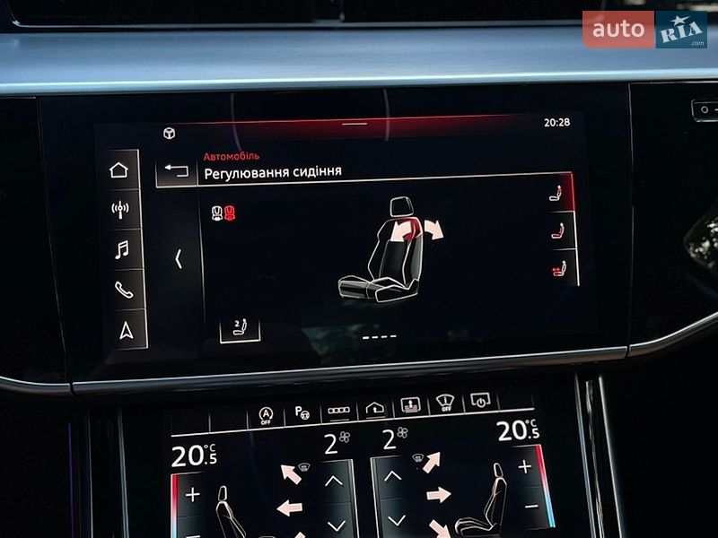 Седан Audi A8 2023 в Львові