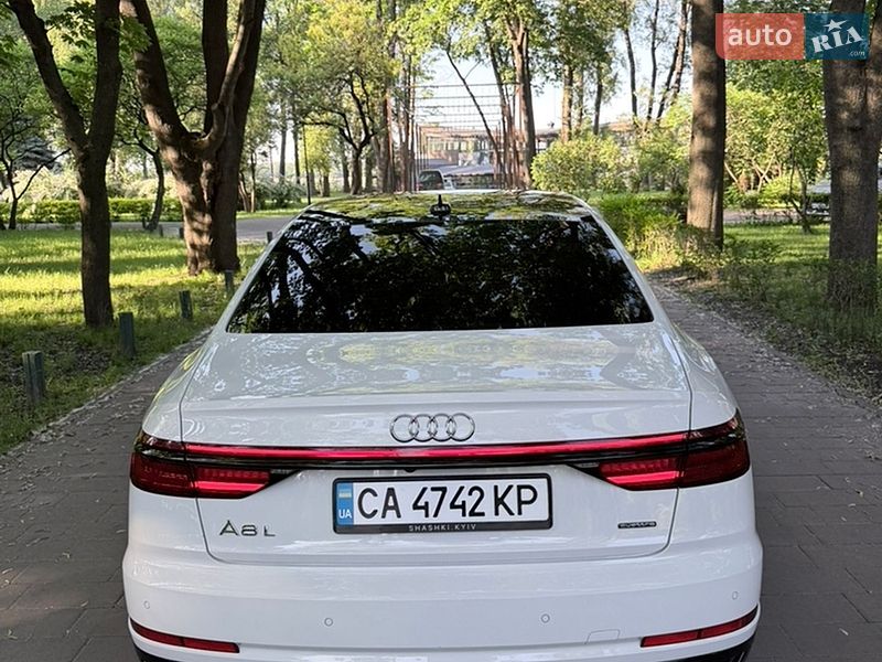 Седан Audi A8 2018 в Києві
