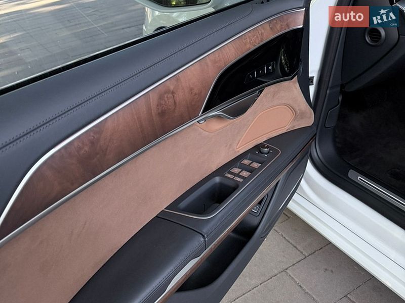 Седан Audi A8 2018 в Києві