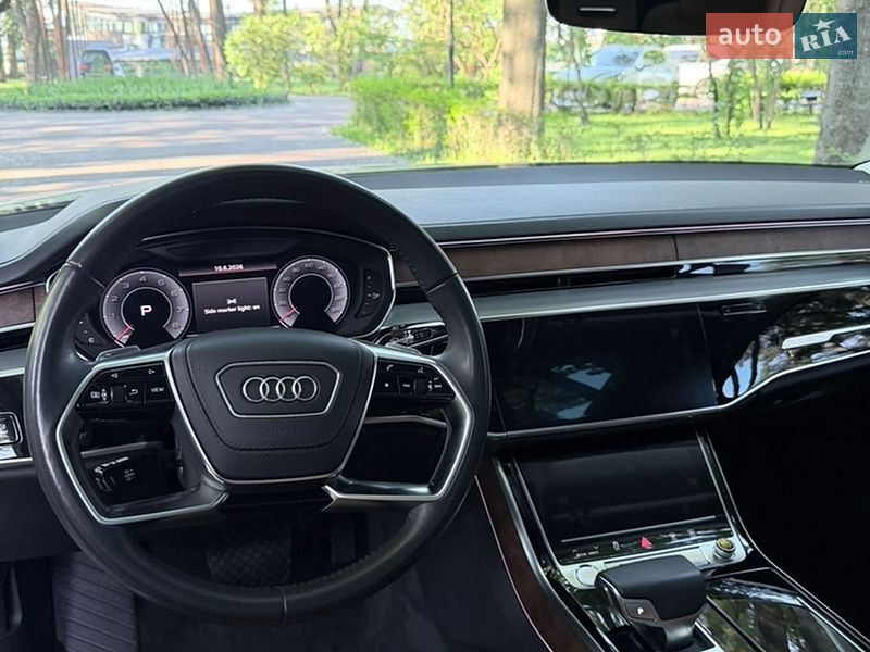 Седан Audi A8 2018 в Києві