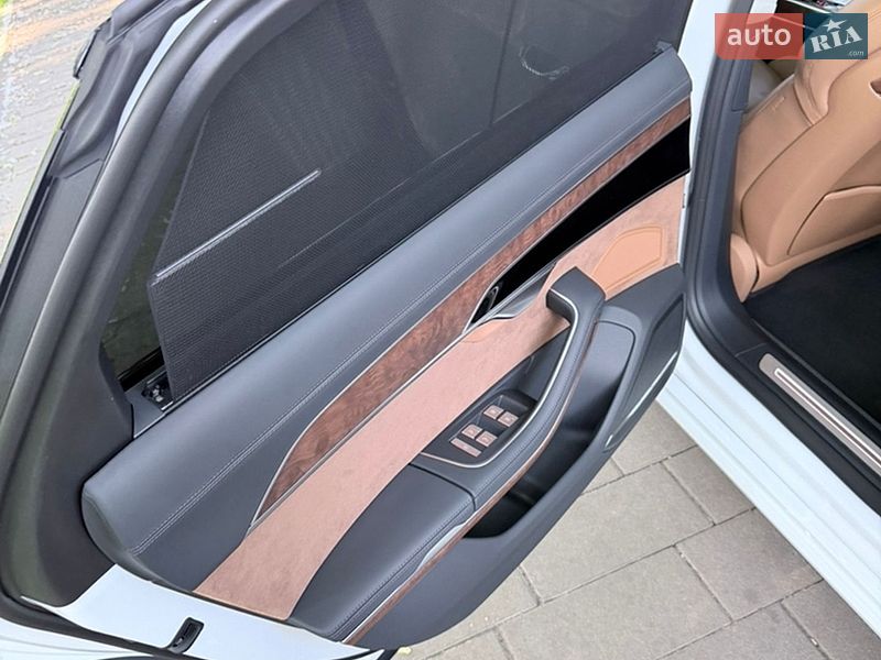 Седан Audi A8 2018 в Києві