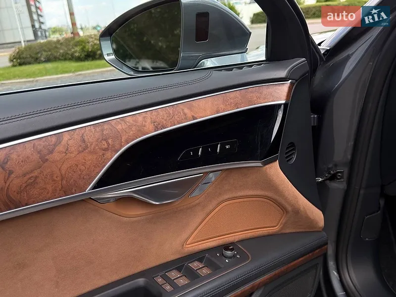 Audi A8 2018 VIN WAU8DAF83KN010633 фото оголошення 77 з 176