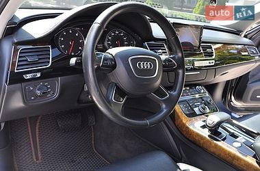 Седан Audi A8 2015 в Одесі