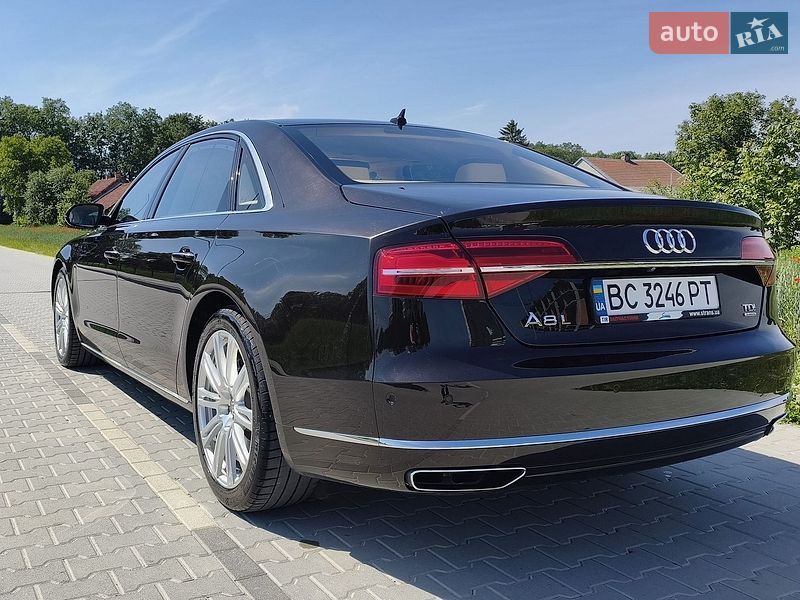 Седан Audi A8 2014 в Львове