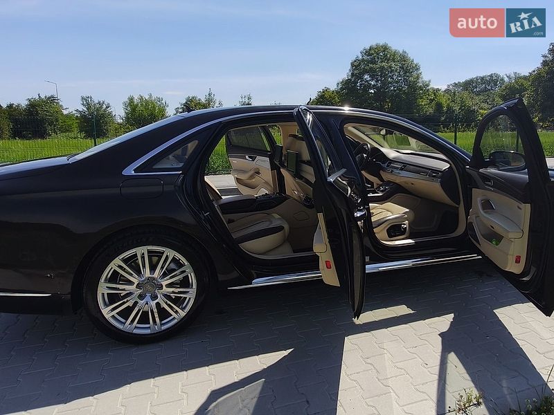 Седан Audi A8 2014 в Львове