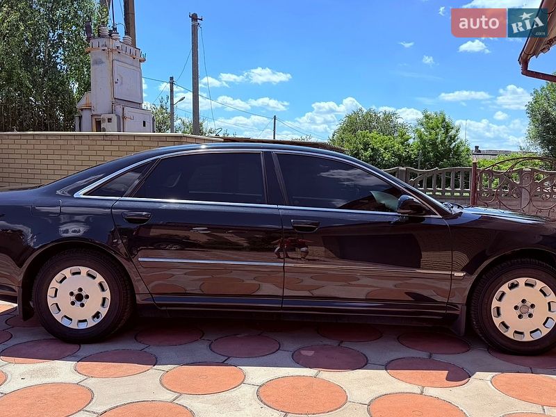 Седан Audi A8 2005 в Тернівці