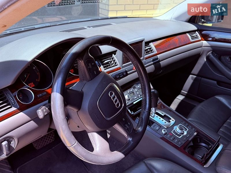 Седан Audi A8 2005 в Тернівці
