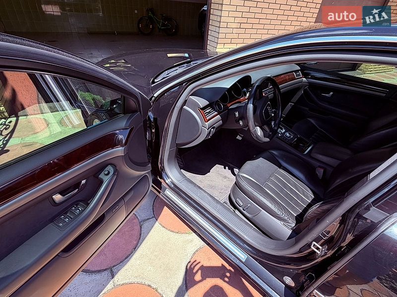 Седан Audi A8 2005 в Тернівці