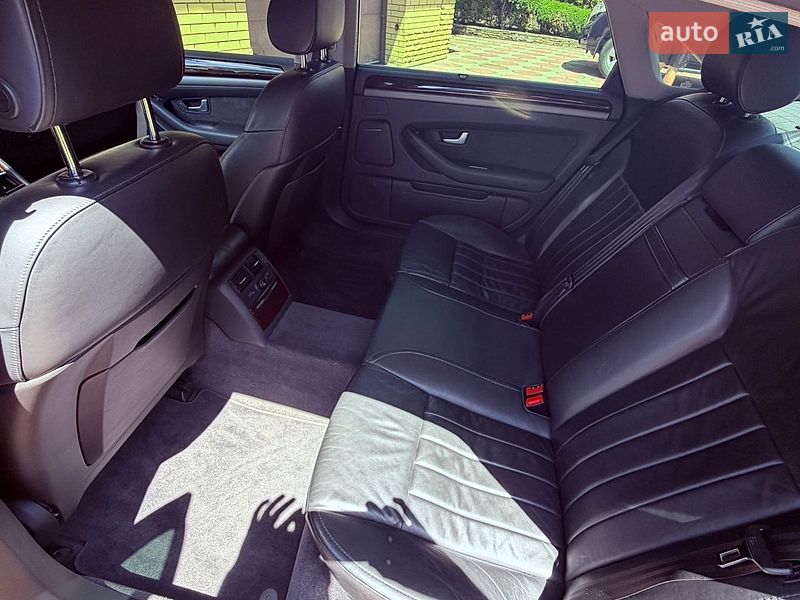 Седан Audi A8 2005 в Тернівці