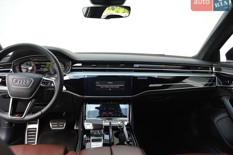 Седан Audi A8 2022 в Києві