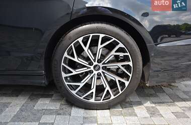 Седан Audi A8 2022 в Києві