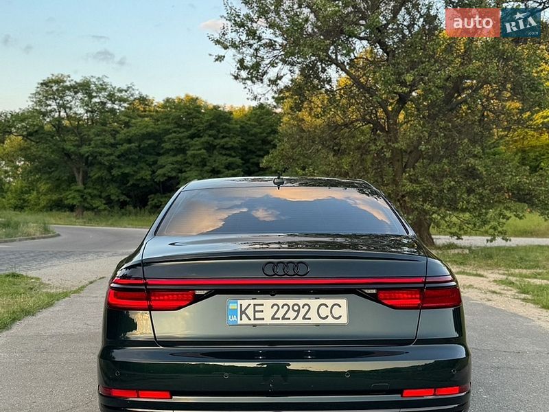 Седан Audi A8 2018 в Днепре